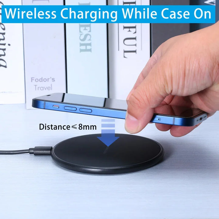 Base de carga inalámbrica rápida para dispositivos iPhone y Samsung.