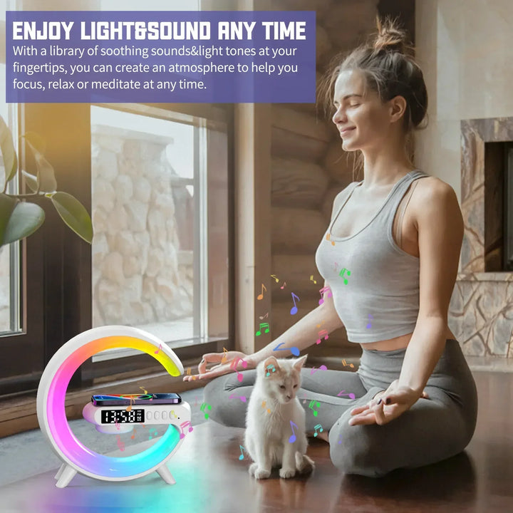 Cargador inalámbrico RGB con reloj despertador y altavoz