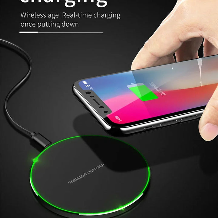 Base de carga inalámbrica rápida para dispositivos iPhone y Samsung.